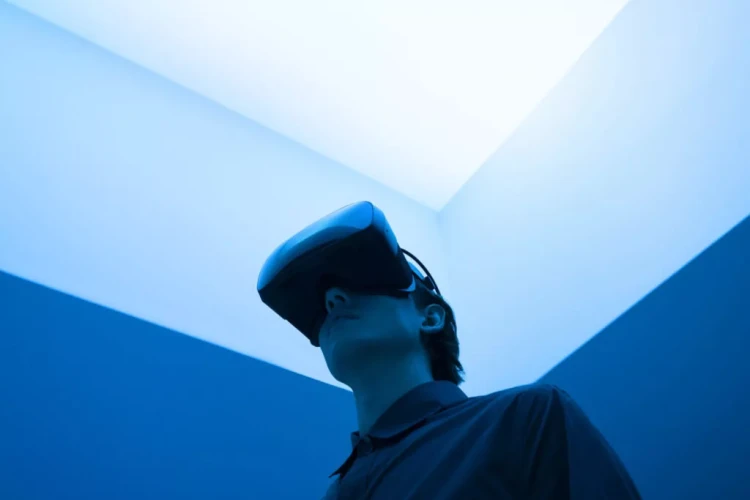 Шлем виртуальной реальности Varjo Aero